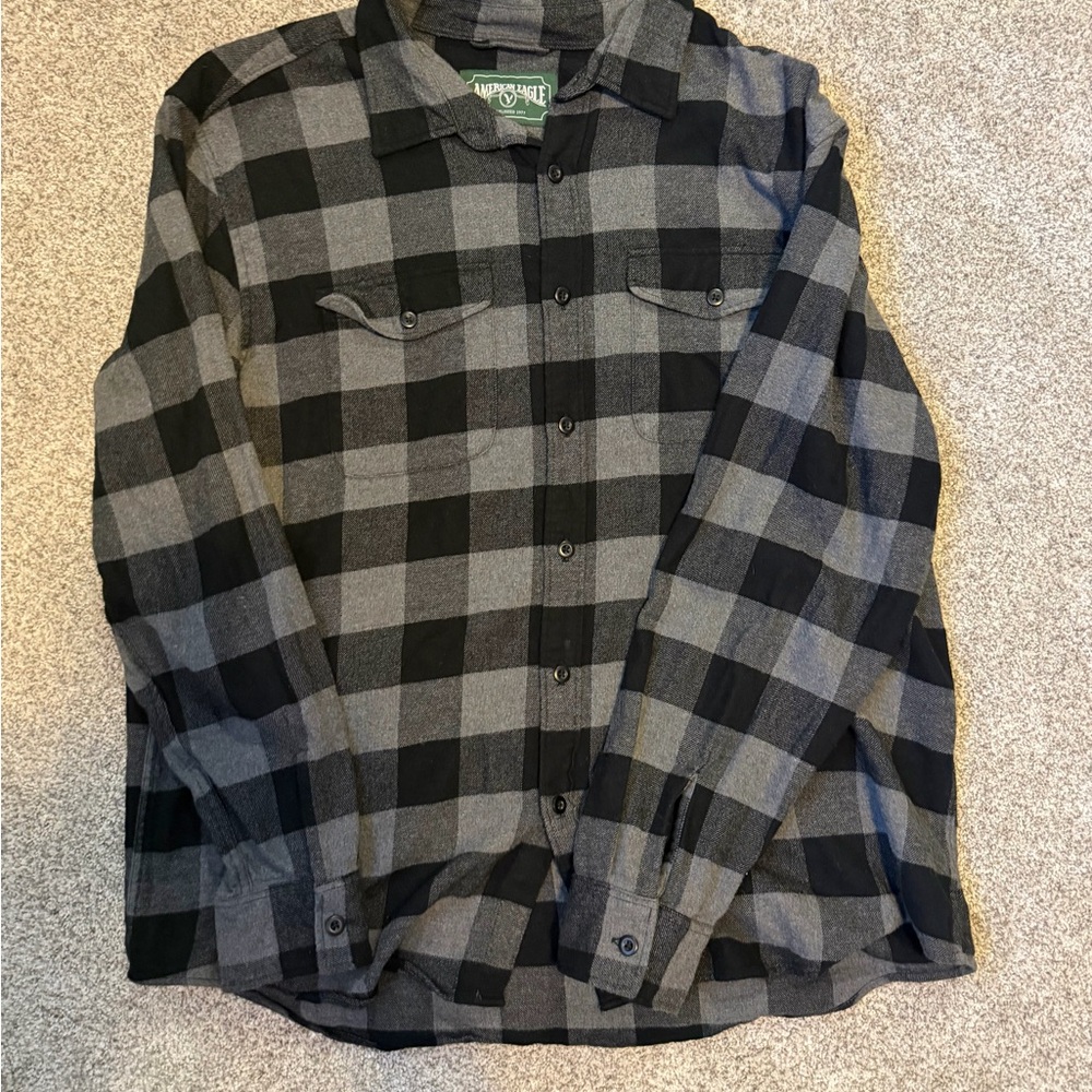 American Eagle Outfitters Black and Gray Plaid Shirt Size XL